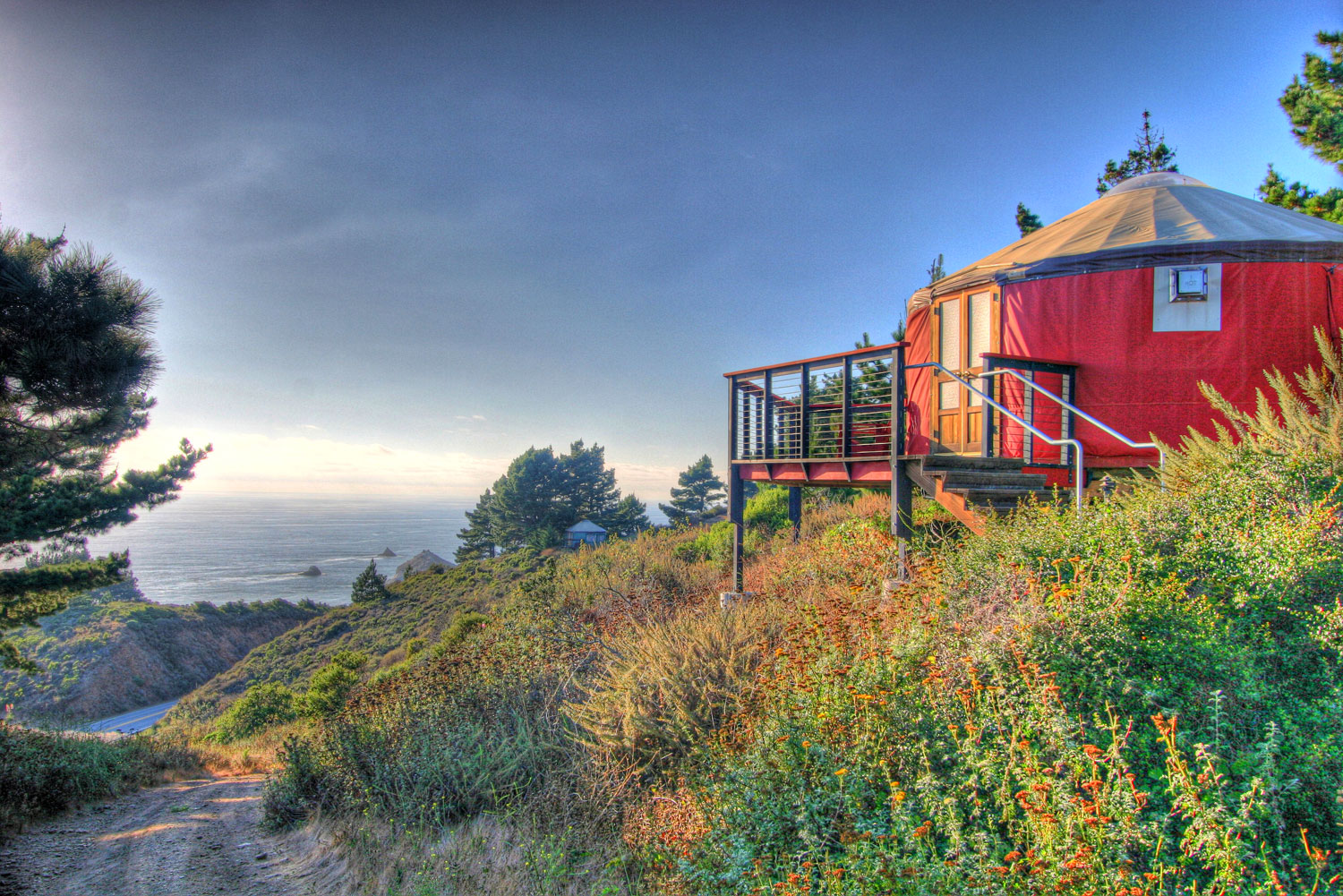 Treebones Resort in California, USA. Photo by Ryuji Morishita.