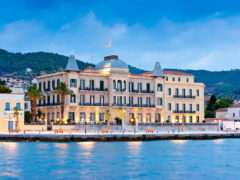 The architecture of Poseidonion Grand Hotel is reminiscent of southern France.
