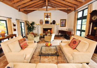 The cosy, Mediterranean-style lounge area at Cypress Inn in California, USA.