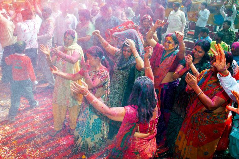 El festival Holi en India, clasificado # 20 en nuestra cuenta regresiva de las '100 experiencias de viaje definitivas de su vida'.
