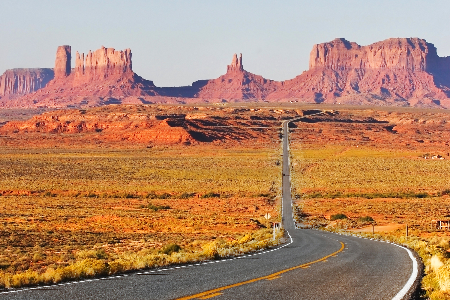 65. Drive through Monument Valley, USA - International Traveller Magazine