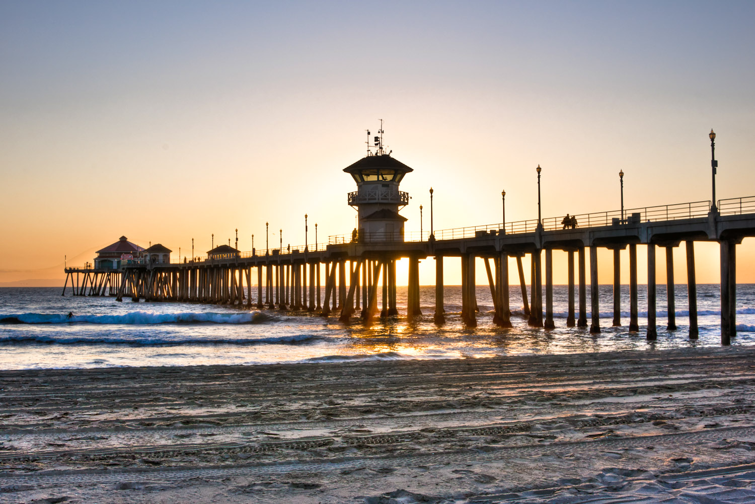 CLOSED: Wahoo's - Fashion Island - Newport Beach California Restaurant -  HappyCow