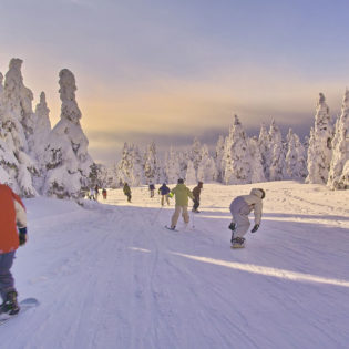 A Guide to Skiing in Japan