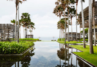 A spectacular view from reception from Alila Uluwatu.