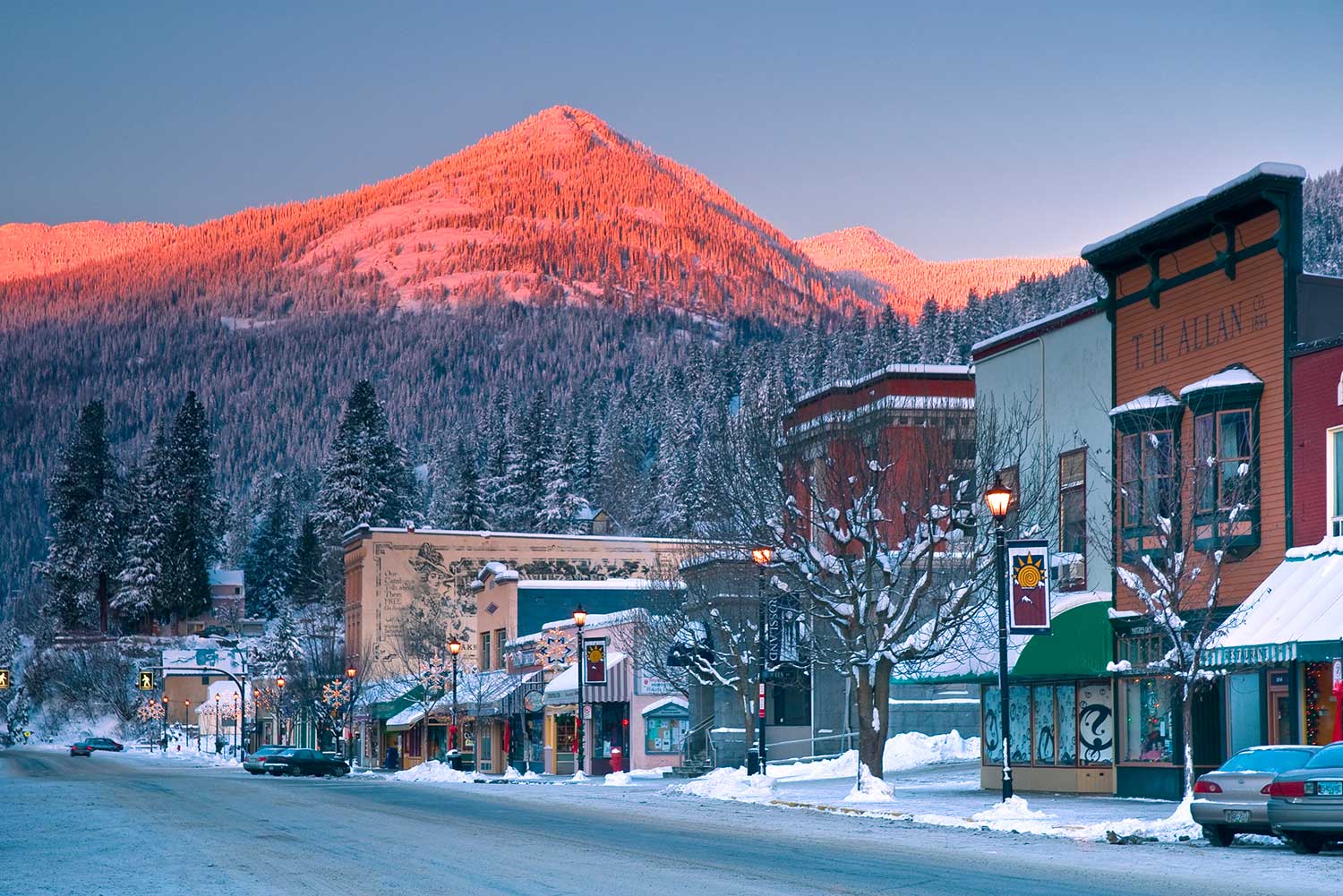 Rossland, Red Mountain, Powder Highway