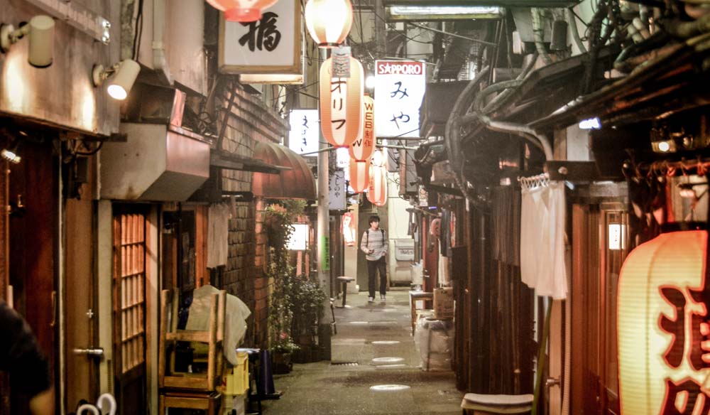 ramshackle street toyko