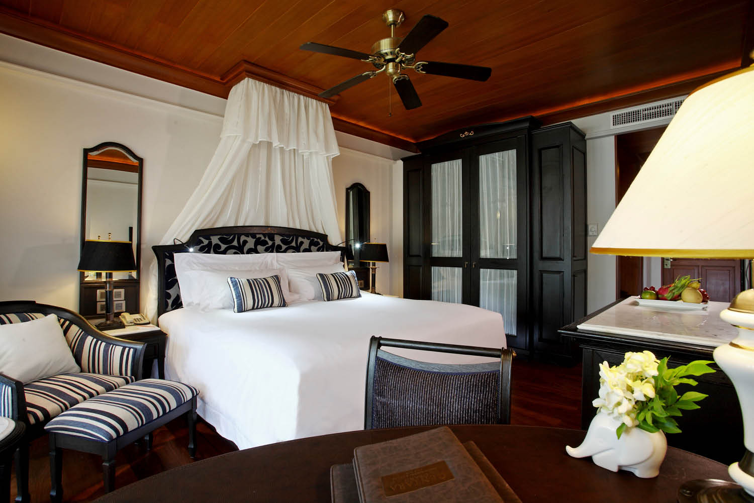 hotel accommodation villa luxury Thailand