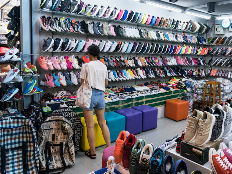 MBK: shopping for designer fakes in Bangkok mega emporium