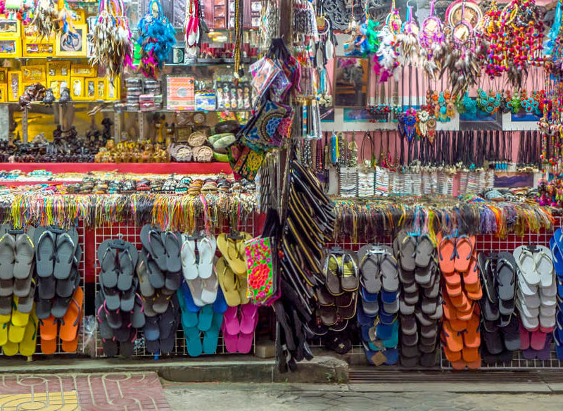 markets bangkok shopping food clothes discover sights bars art attractions