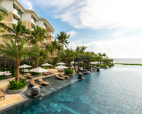 Review Intercontinental Phu Quoc Long Beach Resort