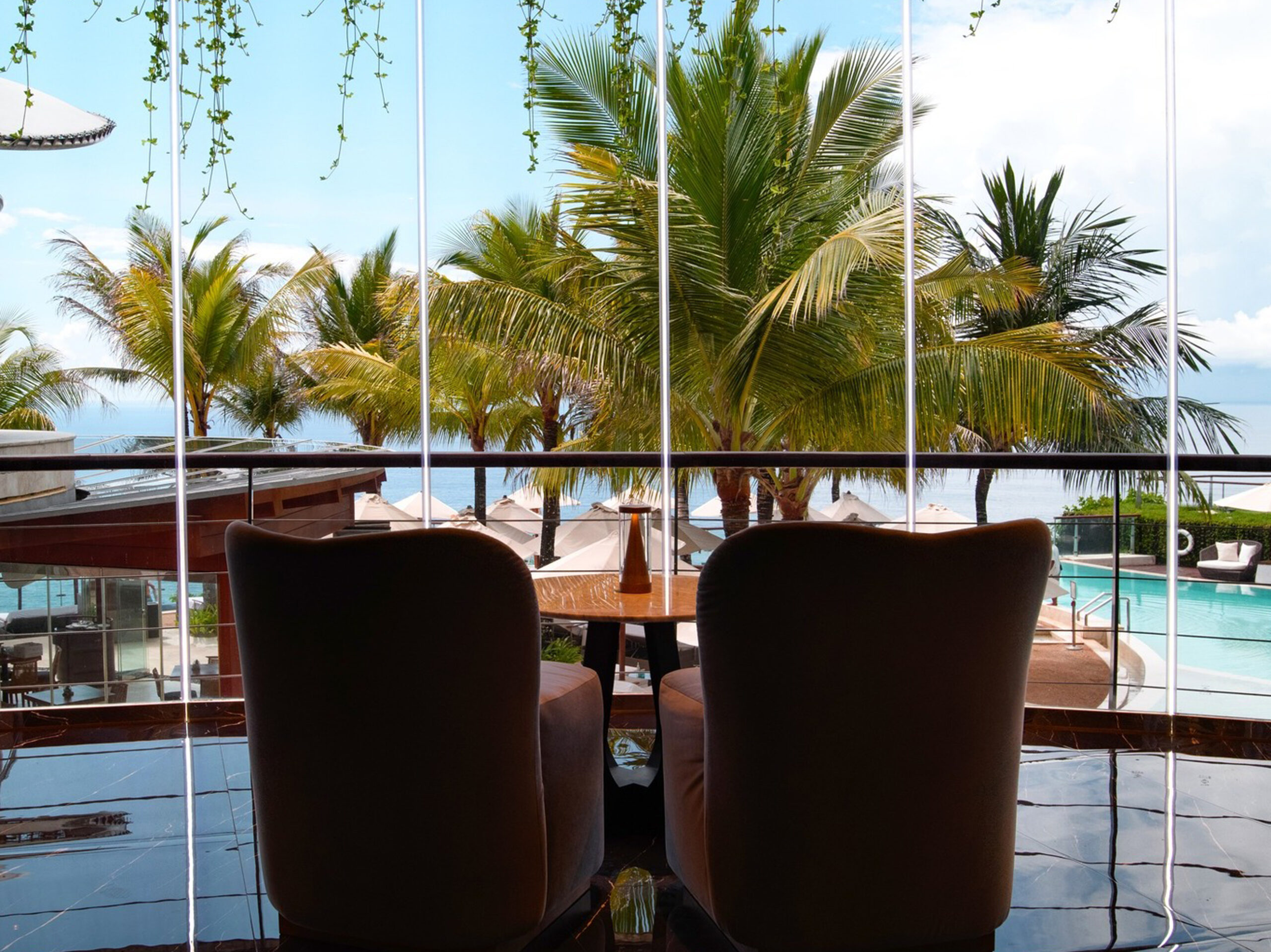 the Cliff Bar at One Eighty Bali