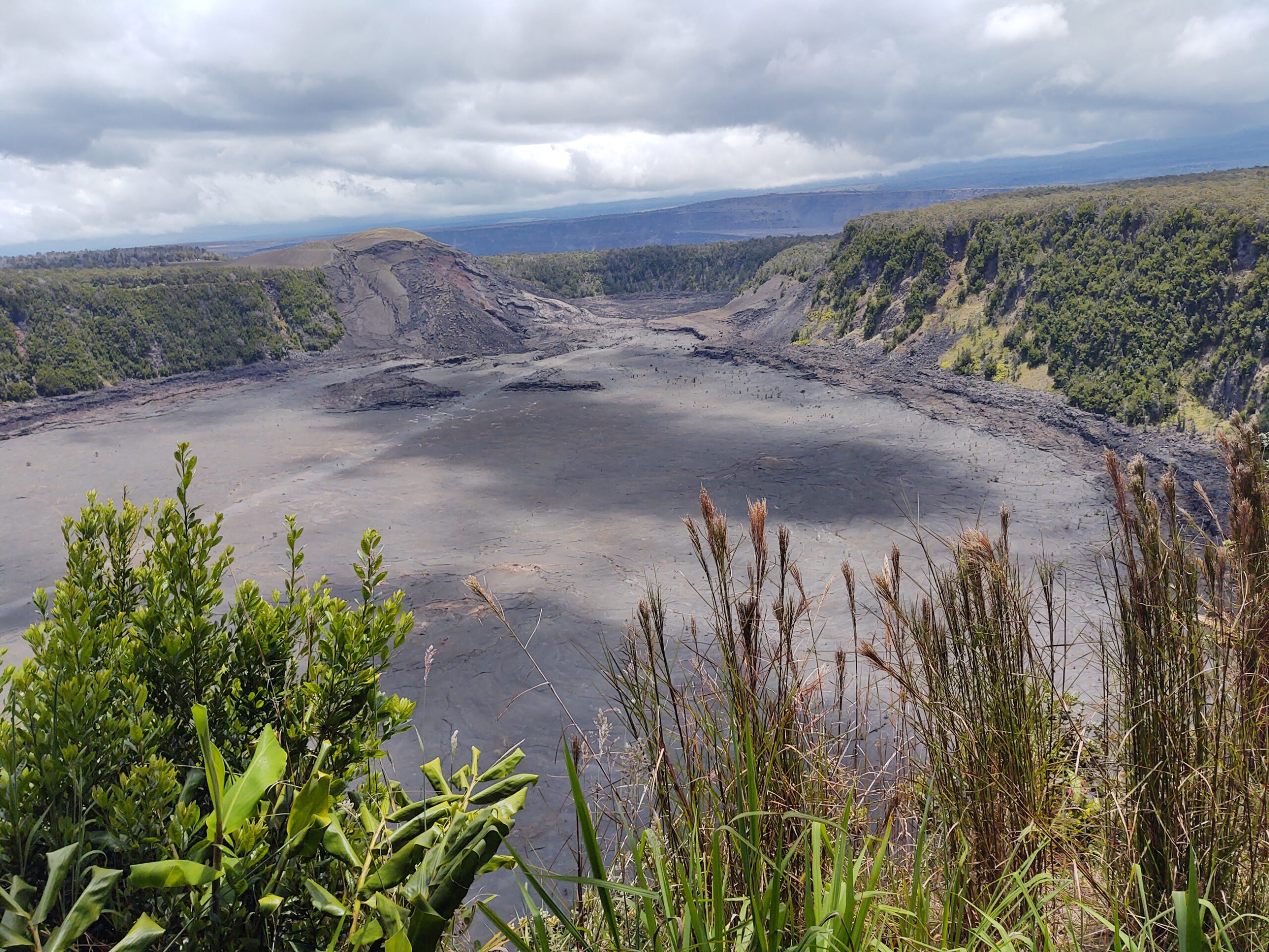 Kīlauea Iki Trail in Hawaiʻi Volcanoes National Park