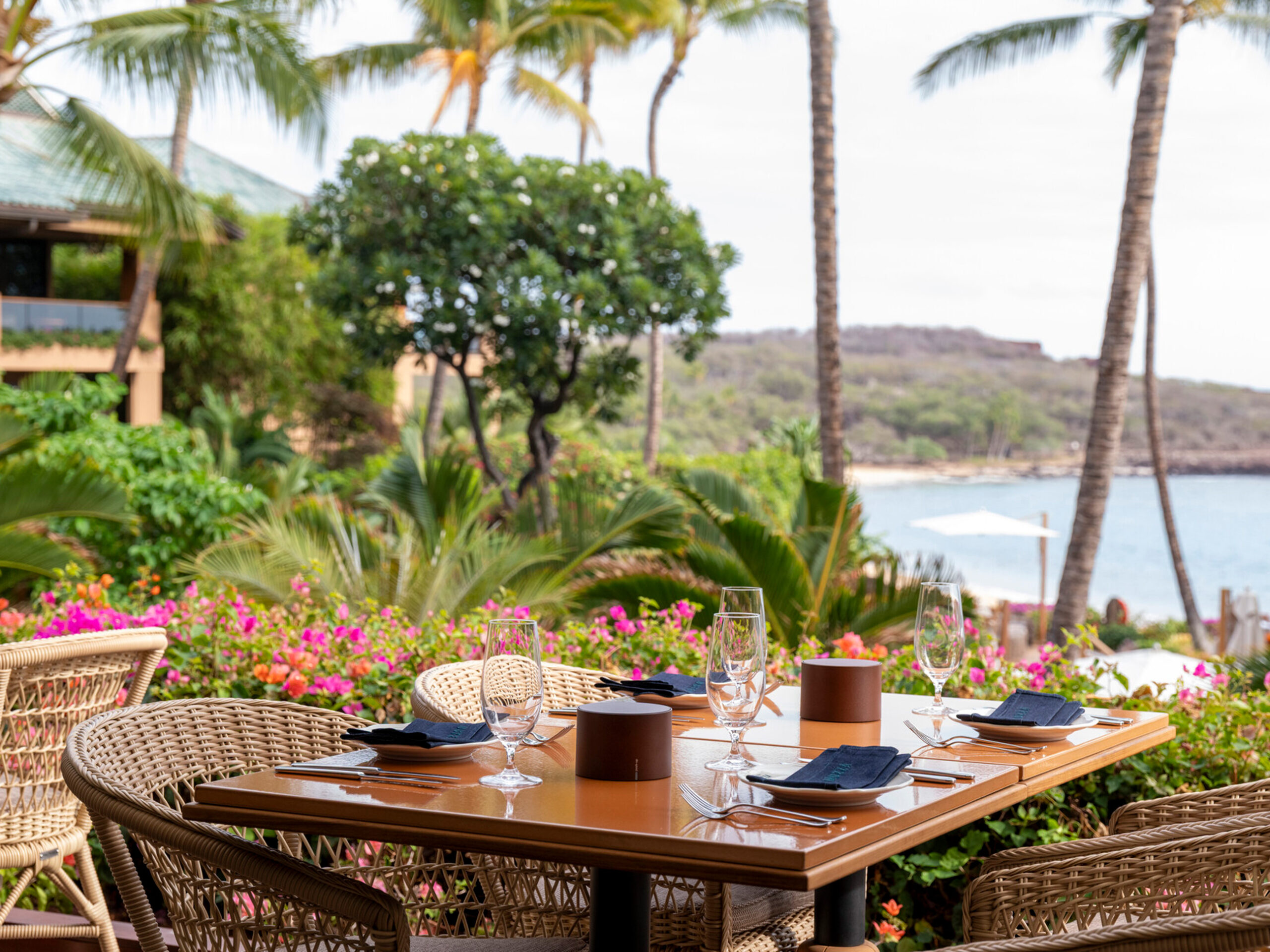 alfresco dining at Four Seasons Resort Lānaʻi