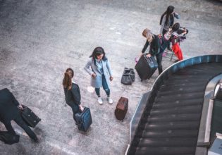 A guide to baggage carousel etiquette 101