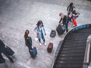 A guide to baggage carousel etiquette 101