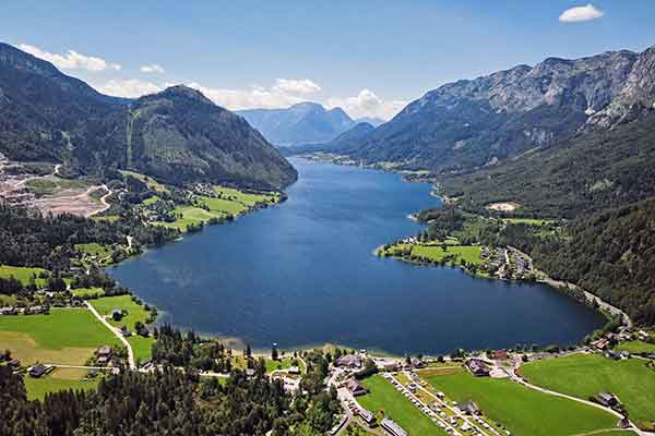 Grundlsee Lake, Salzkammergut, Austria