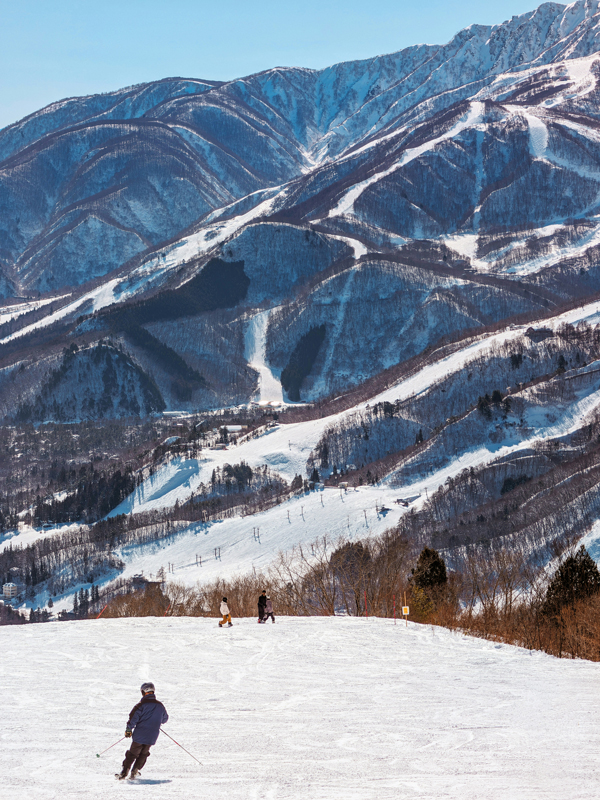 Hakuba Valley skiing