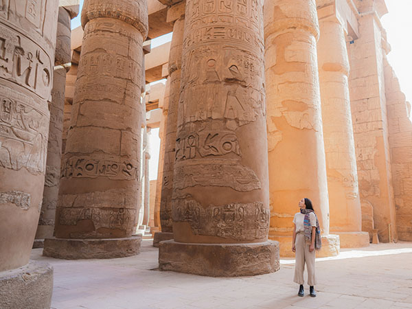 Egyptian Temple in Luxor, Woman walking