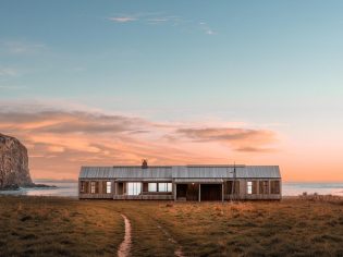 Scrubby Bay at Annandale, New Zealand