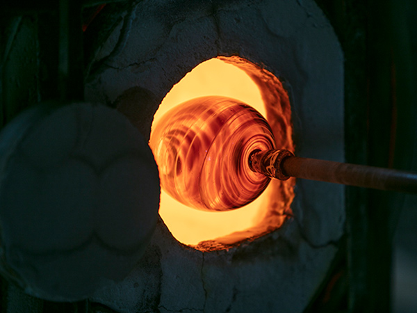 glass blowing at Hot Glass Fiji