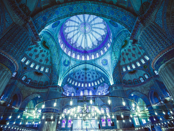 the blue mosque in Istanbul, Turkey