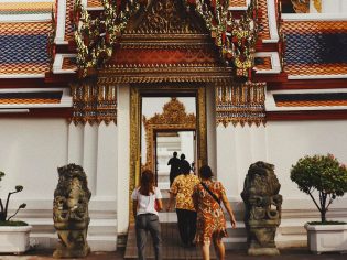 Bangkok temple entrance