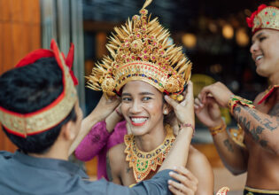 Balinese women in traditional dress, Hotel Indigo Bali Seminyak
