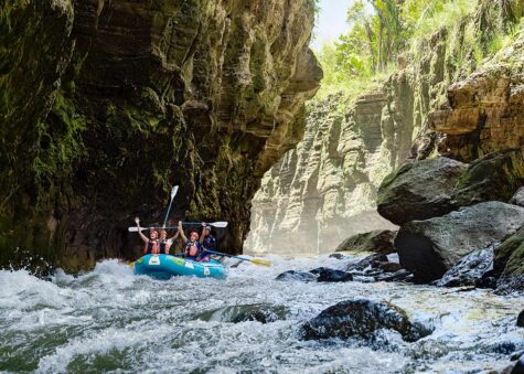 white water rafting fiji