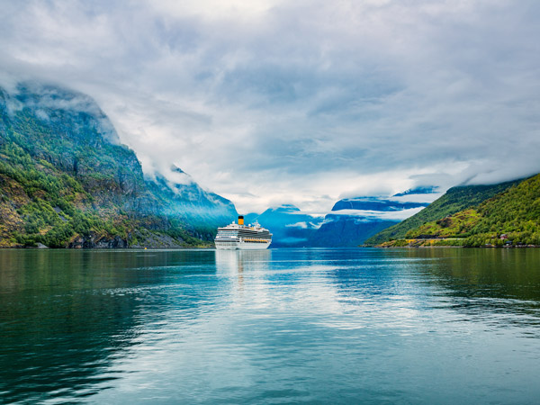 Cruise Hardanger Fjord in Norway