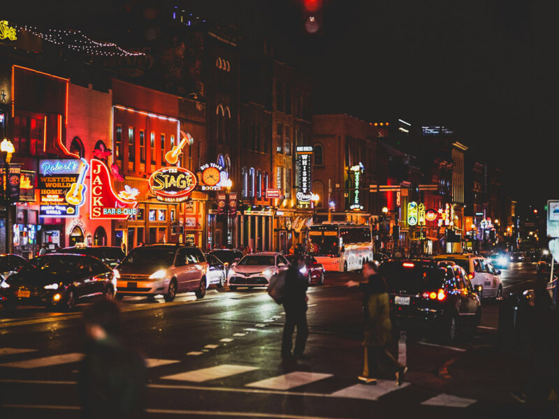 restaurants and bars bars along Nashville streets