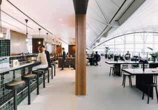 What the Cathay Pacific business class lounges at Hong Kong Airport are really like