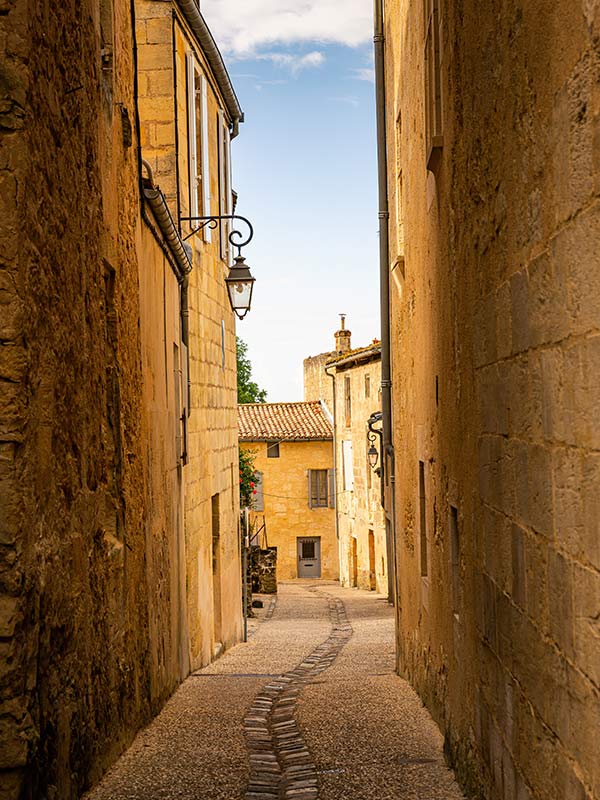 Saint-Émilion laneway