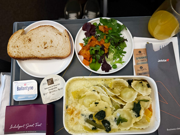 food onboard Jetstar’s Boeing 787 Dreamliner Business Class
