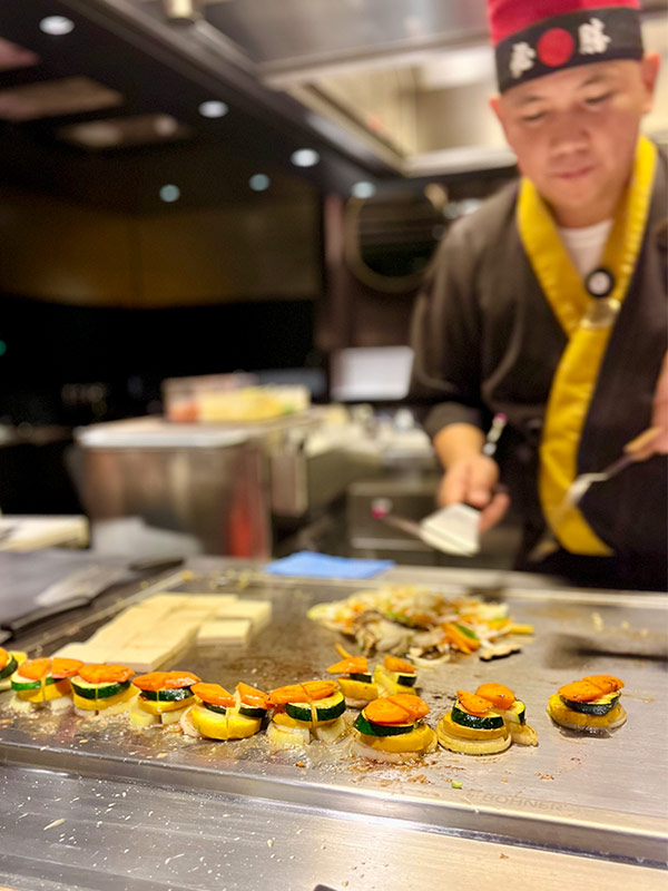 teppanyaki-style cooking presentation