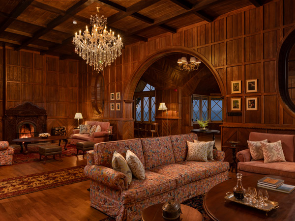 the rustic and elegant interior of Uga Halloowella, Sri Lanka