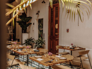 a look inside Kaandela restaurant, Panama