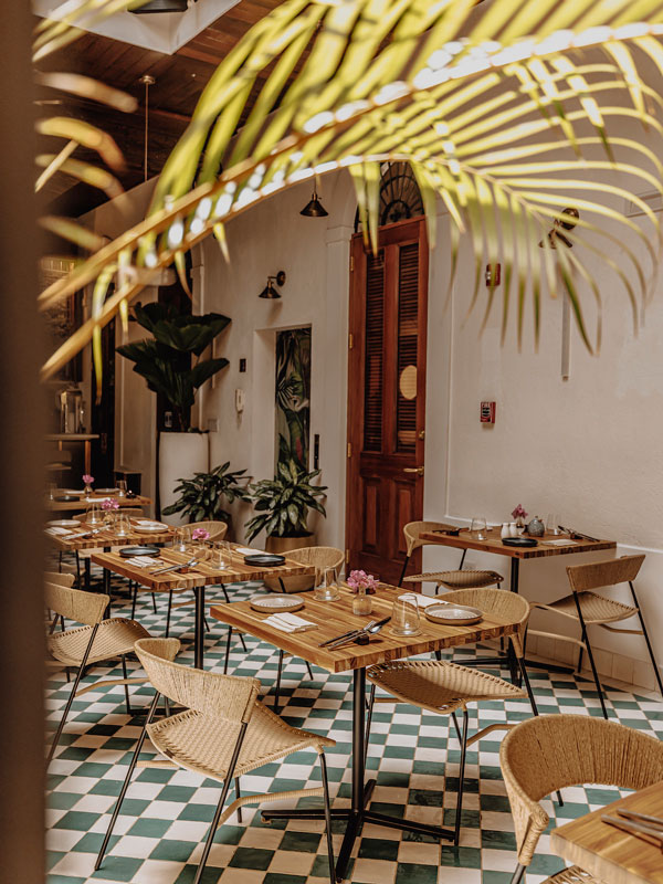a look inside Kaandela restaurant, Panama