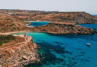 Malta Ghajn Tuffieha Bay