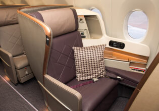 Singapore Airlines business class seat