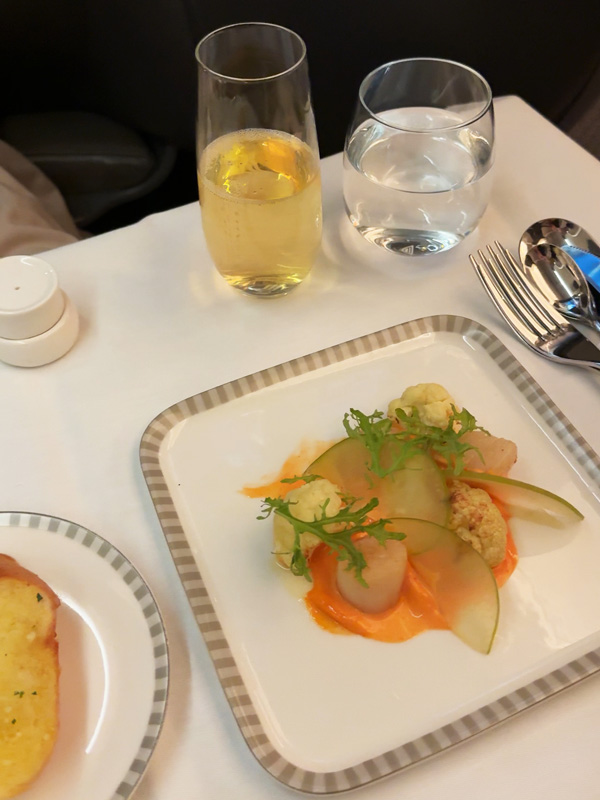 dinner on the Singapore Airlines Business Class
