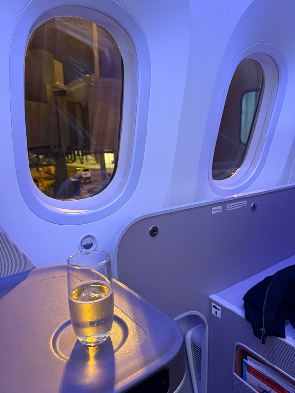 a glass of Charles Heidsieck Champagne onboard Singapore Airlines Business Class B737-10