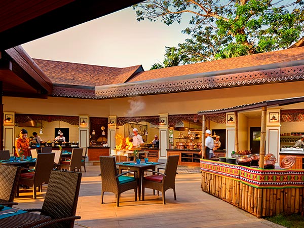 hawker stalls of Tepi Laut at Shangri-La Rasa Ria