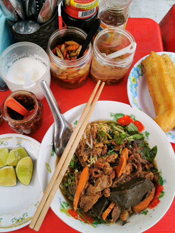 Nam banh chok dish in Cambodia