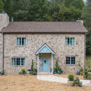 The Holiday Cottage in Ellijay, Georgia exterior