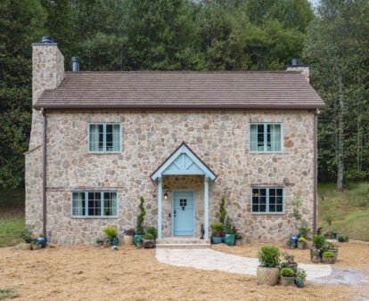 The Holiday Cottage in Ellijay, Georgia exterior