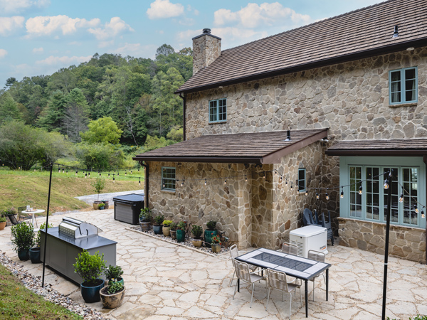 The Holiday Cottage in Ellijay, Georgia outdoor area