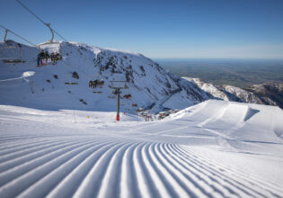 ski slopes of Mount Hutt in New Zealand