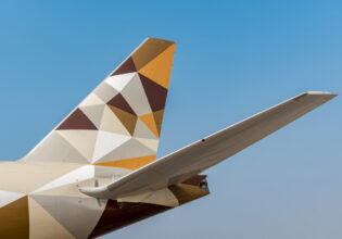 etihad plane tail