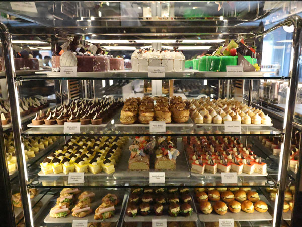 sweet treats on display at Caf&eacute; il Bacio