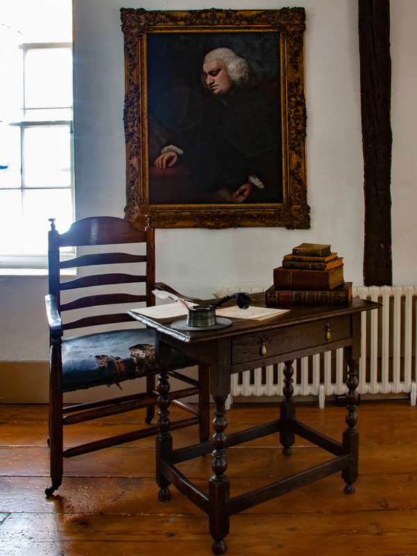 Dr Samuel Johnson's writing desk in his house in Fleet St Quarter